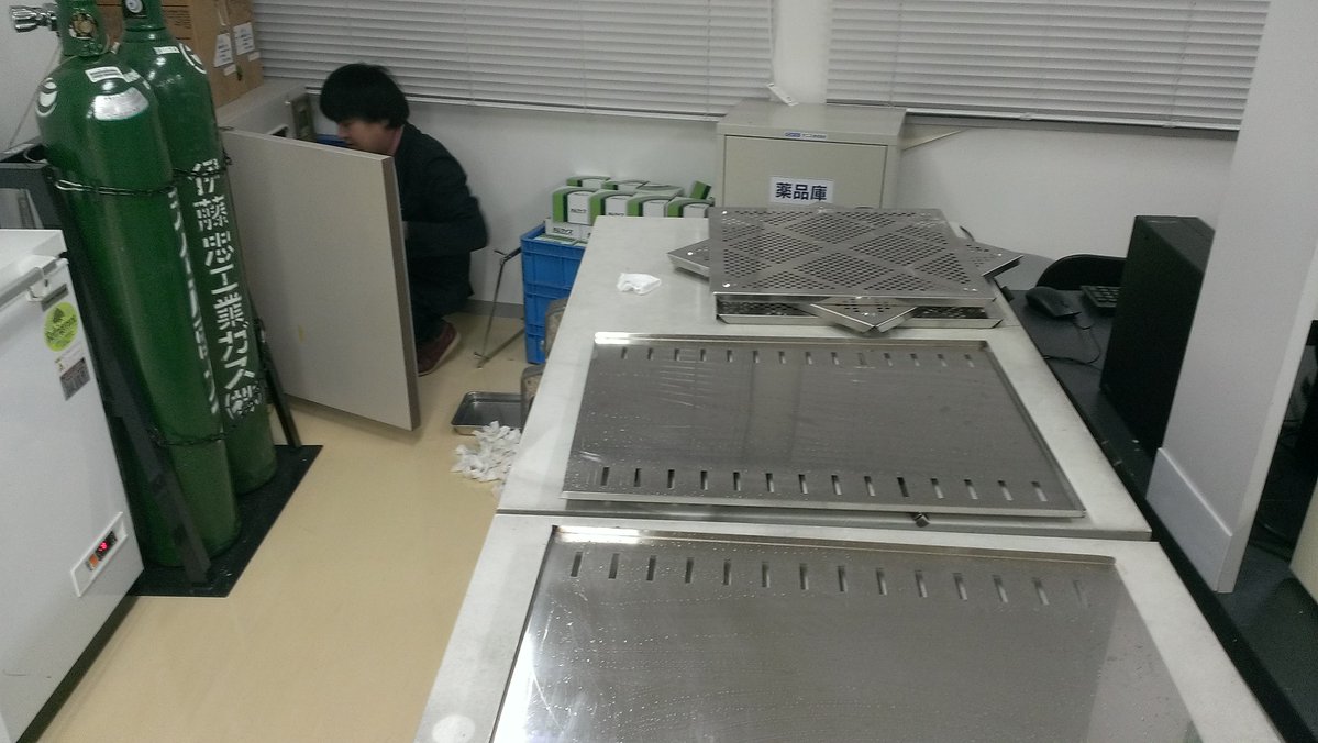 Shojinmeat team member cleans CO2 incubator